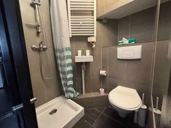 Studio refait à neuf - Image 3